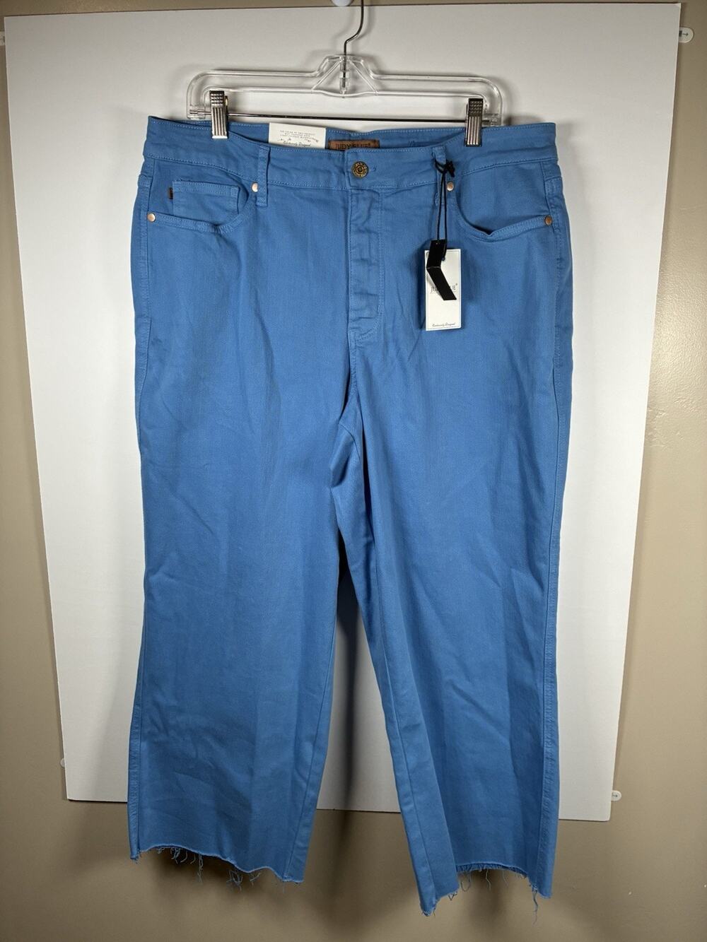 Judy Blue 18W NWT Sky Blue Wide Leg Jeans High Rise Raw Hem Cropped Plus Size